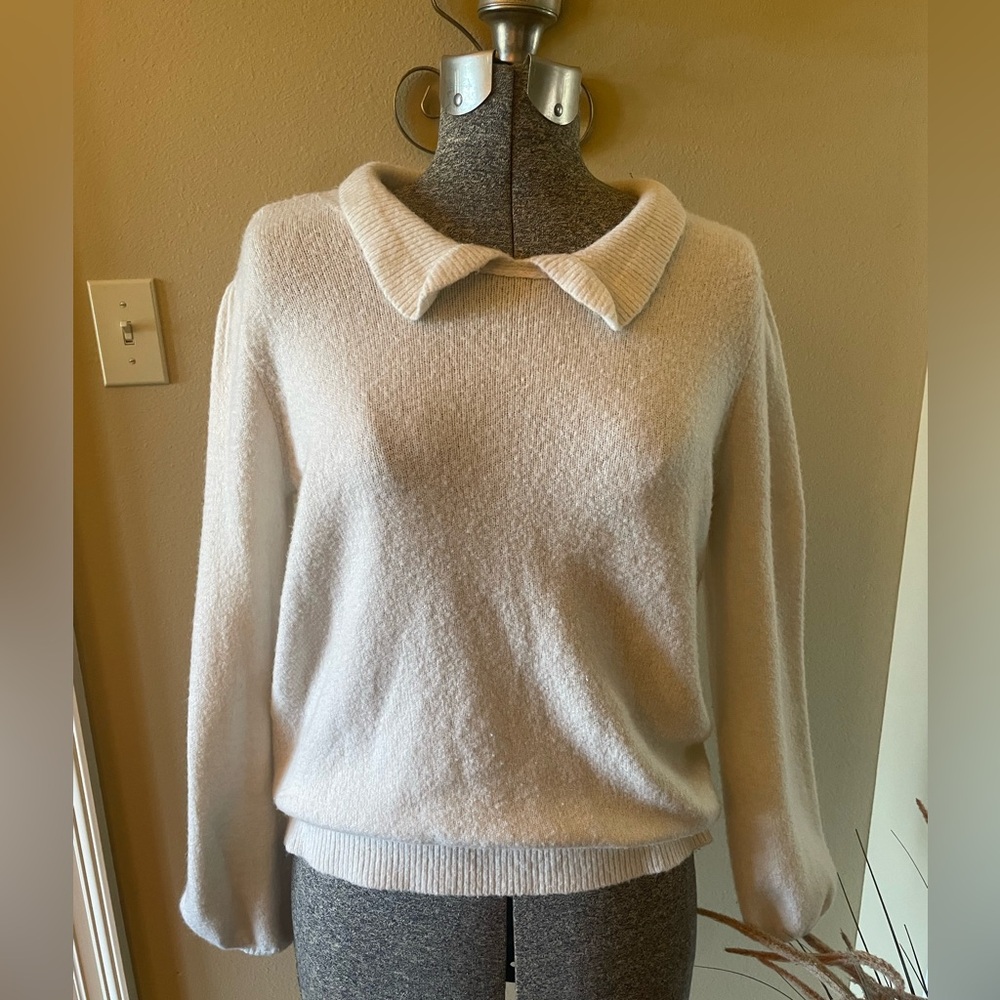 Loft Women’s Off White/Cream Sweater, Peter Pan Collar Size Small (51) - Picture 2 of 4